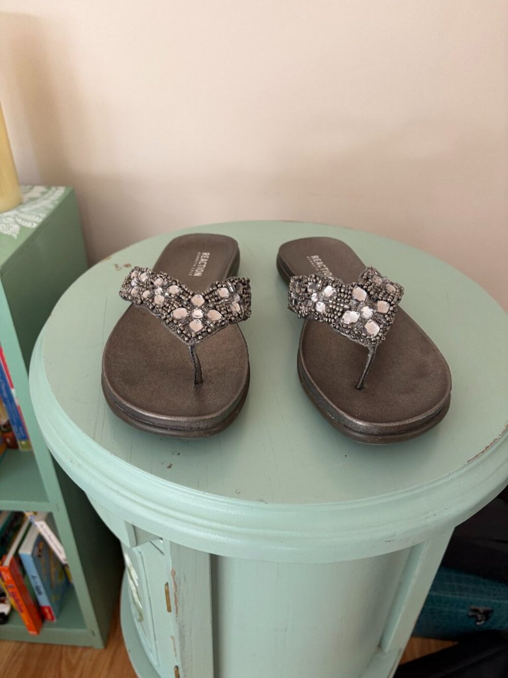 Kenneth Cole Reaction Glam_A_Thon Flip Flops Size 8